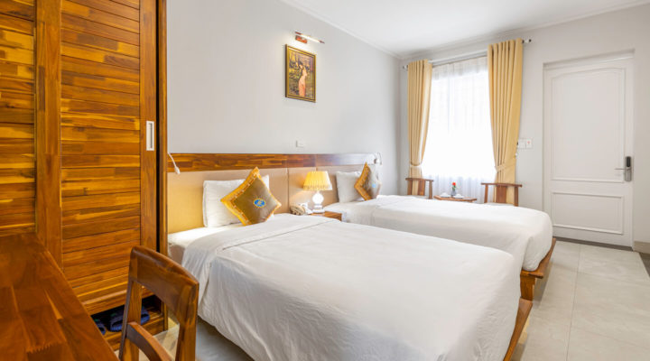 deluxe room bed room 3