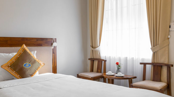 deluxe room bed room 5