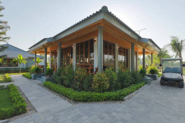 yen trung canh quan 18