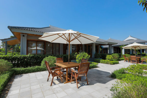 yen trung canh quan 2