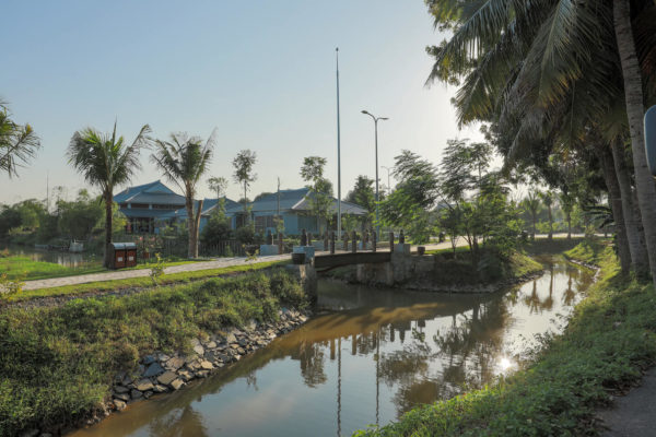 yen trung canh quan 24