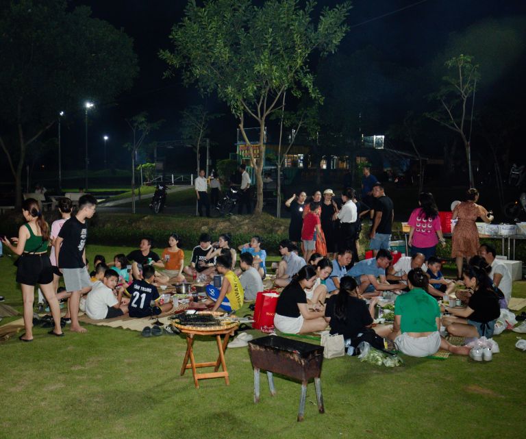 tiec bbq vuon nhat 1