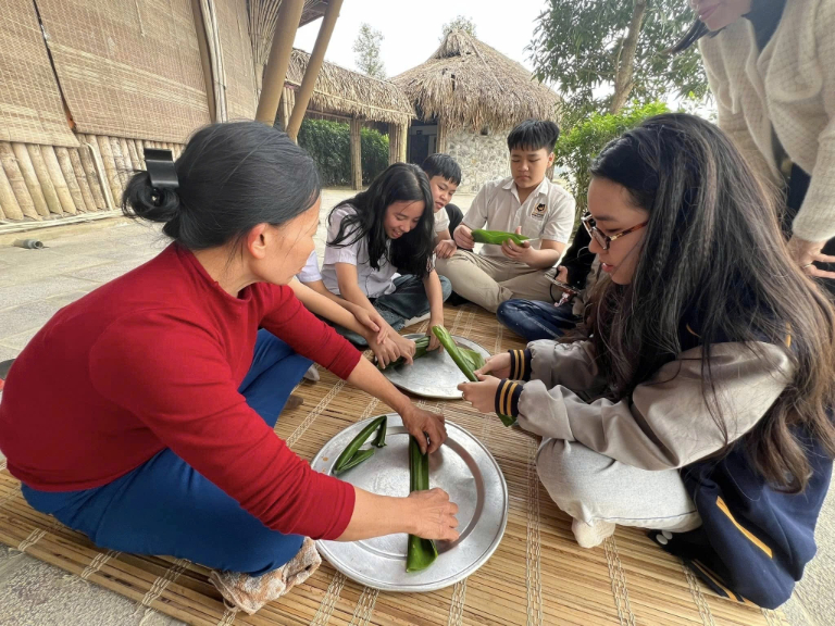 chuong trinh trai nghiem ngoai khoa 12